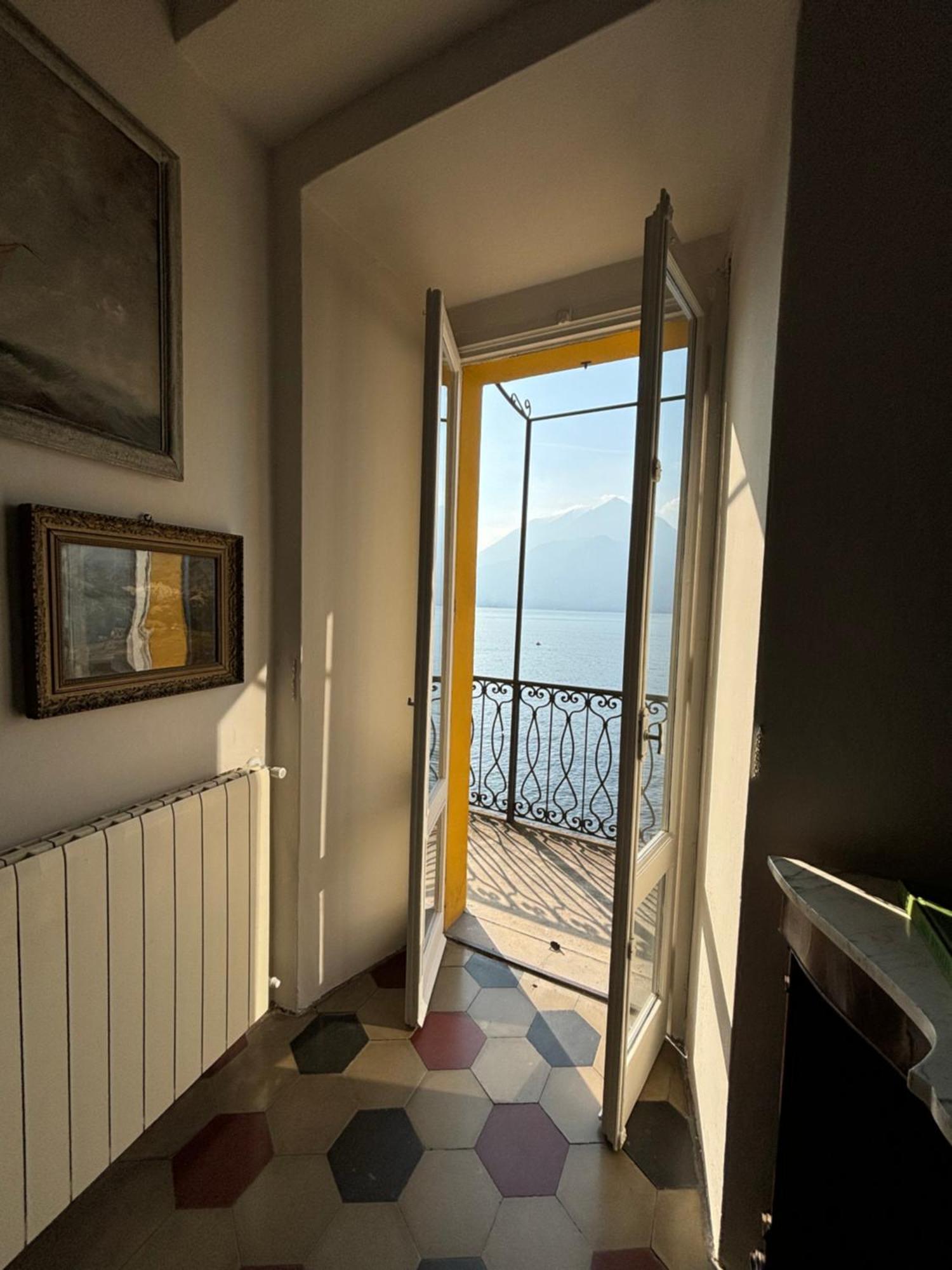 Varenna Caffe Apartment エクステリア 写真