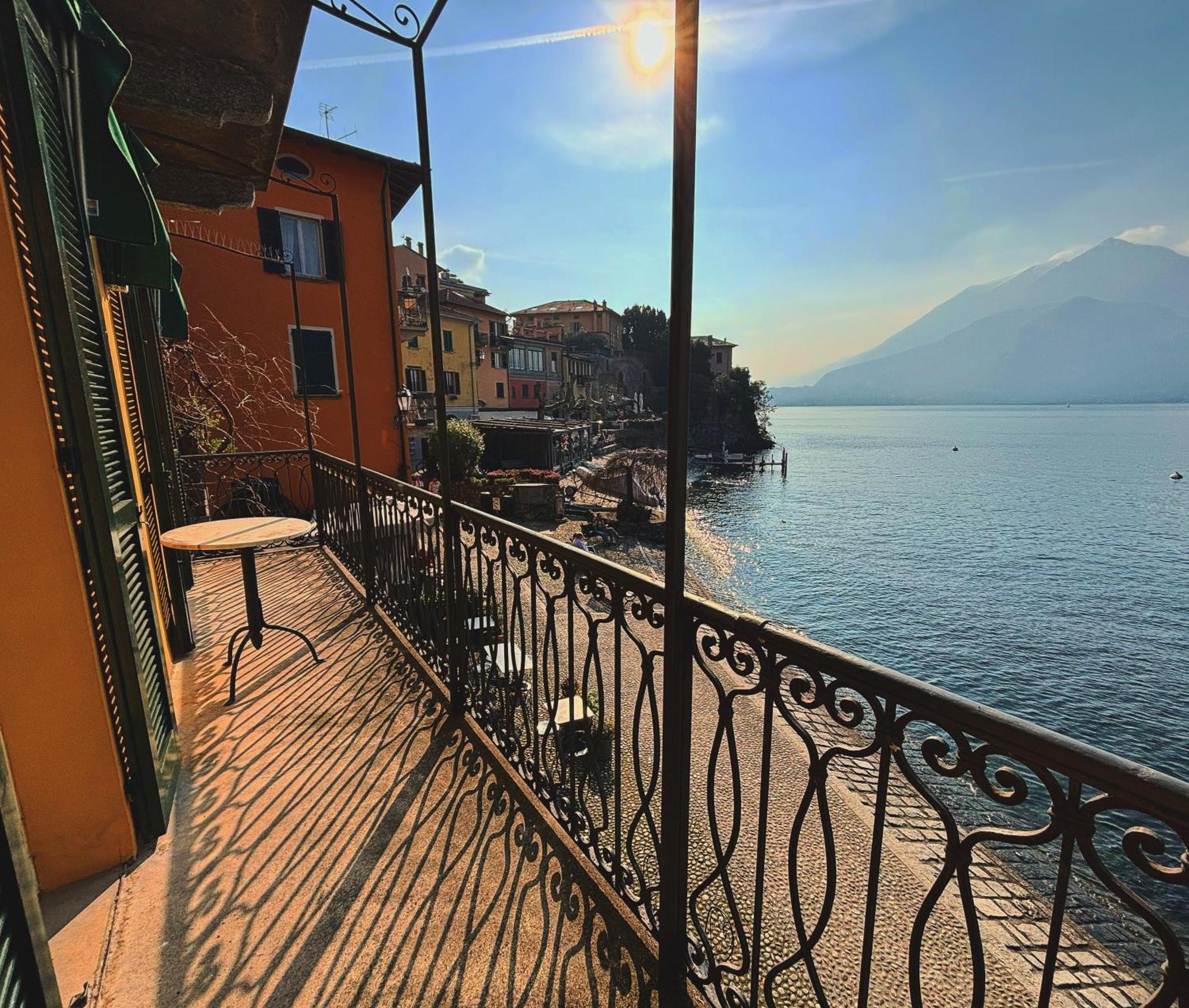 Varenna Caffe Apartment エクステリア 写真